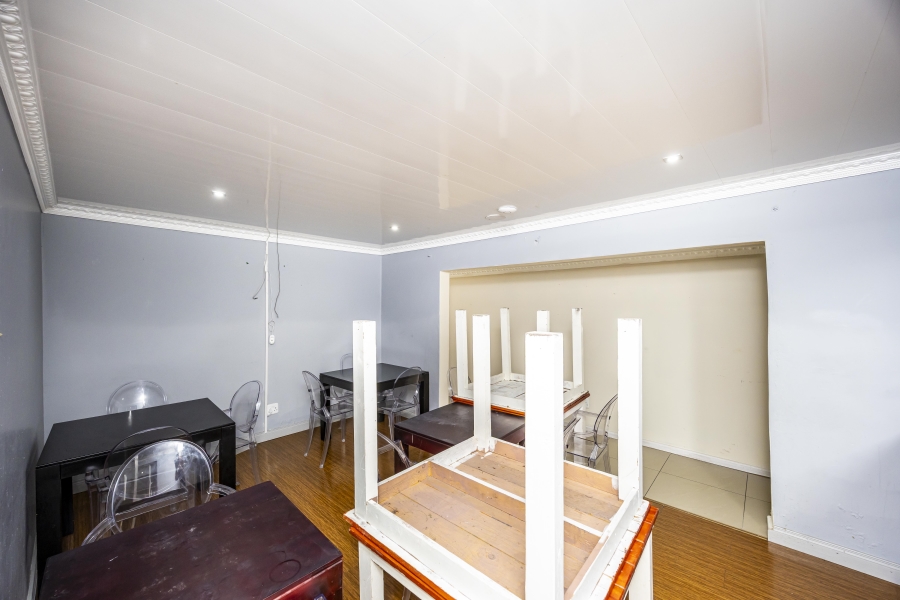 Commercial Property for Sale in Sunnyridge Eastern Cape
